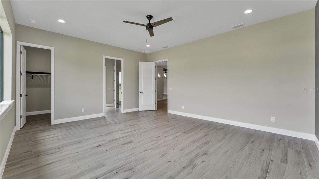 Spacious, unfurnished interior of a new home in , Lakeland (Image 45).
