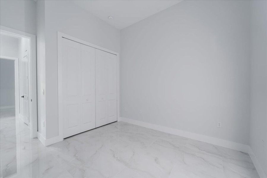 Spacious, unfurnished interior of a new home in , Lehigh Acres (Image 15).