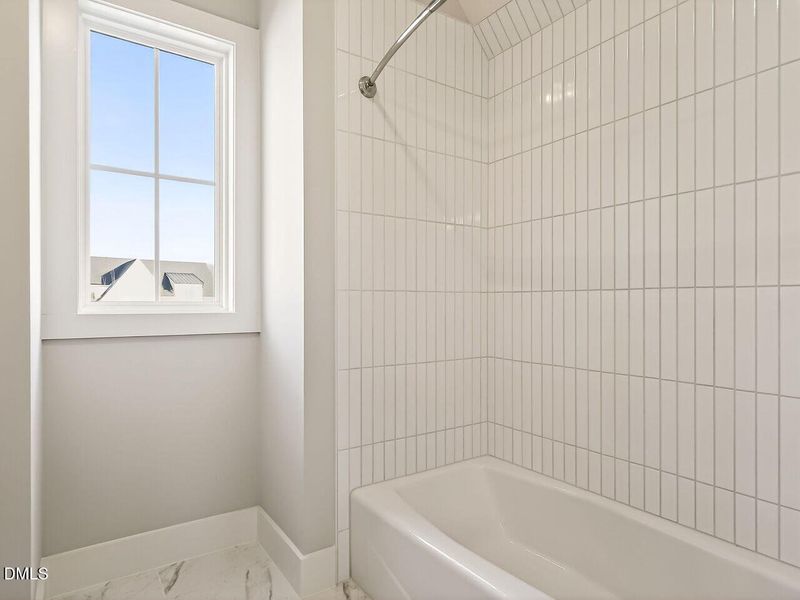 033-1280x960-bathroom