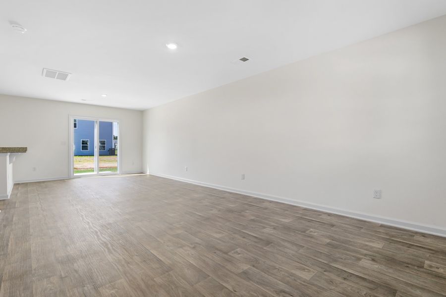 Spacious, unfurnished interior of a new home in Rivers Crossing, Aiken (Image 12).