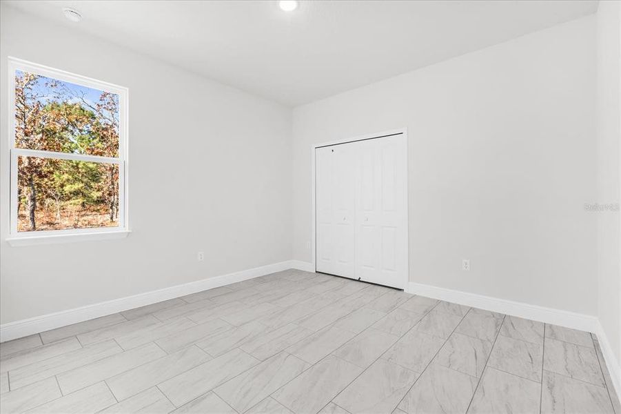 Spacious, unfurnished interior of a new home in , Citrus Springs (Image 28).