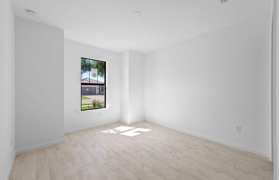 Spacious, unfurnished interior of a new home in Del Webb Naples, Immokalee (Image 31).