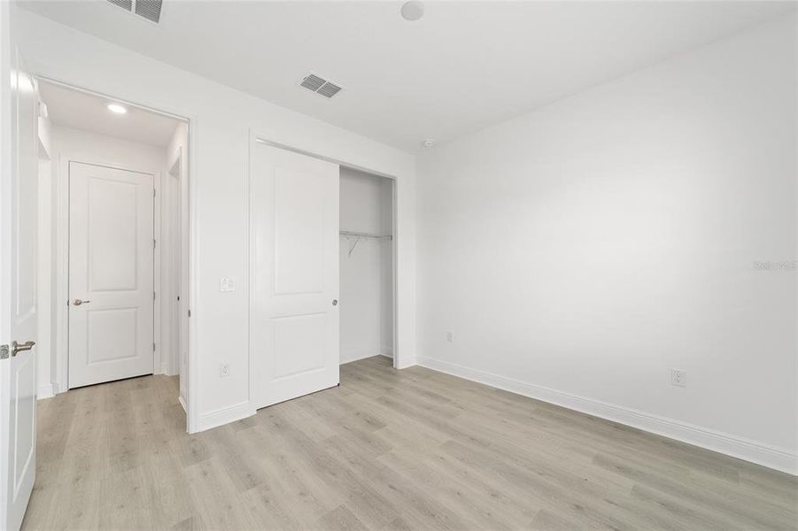 Spacious, unfurnished interior of a new home in , Ocala (Image 36).