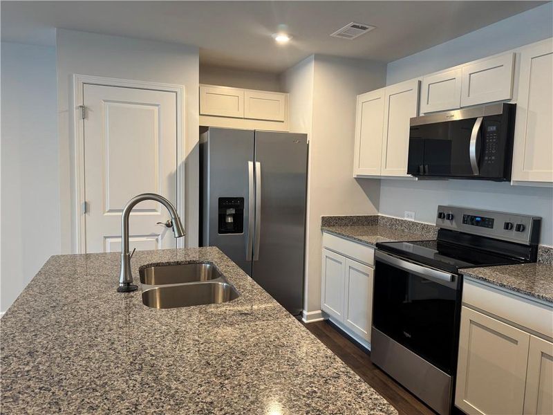 Image 21 of a home in Silver Leaf.