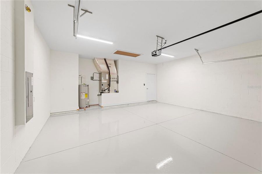 Spacious, unfurnished interior of a new home in , Webster (Image 23).