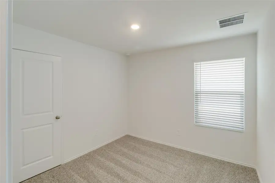 Spacious, unfurnished interior of a new home in Prairie Lakes, Buda (Image 17). Spacious, unfurnished interior of a new home in Prairie Lakes, Buda (Image 17).
