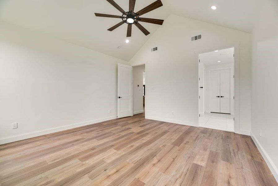 Spacious, unfurnished interior of a new home in , Corsicana (Image 29). Spacious, unfurnished interior of a new home in , Corsicana (Image 29).