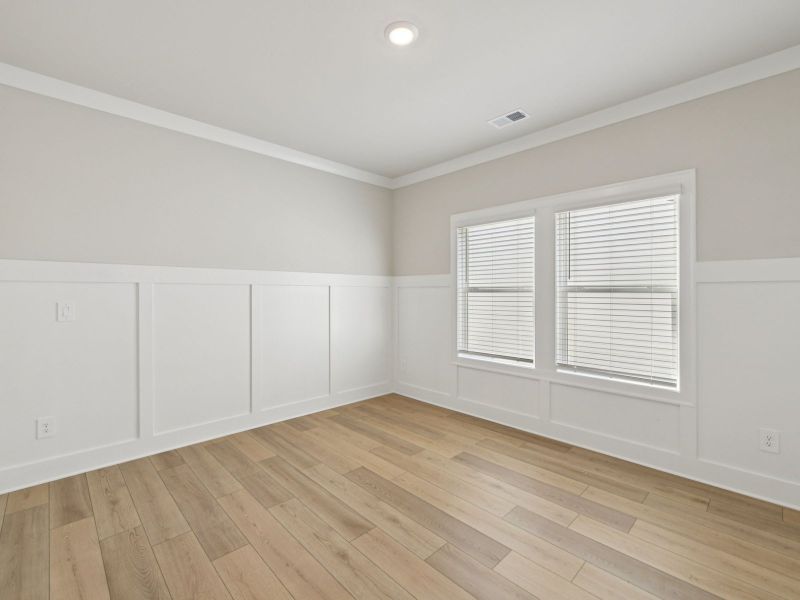 Spacious, unfurnished interior of a new home in River Pointe, Monroe (Image 16).