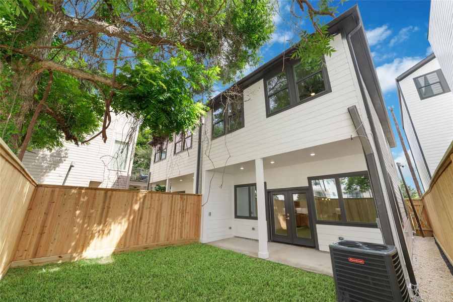 Amazing Fenced YARD!