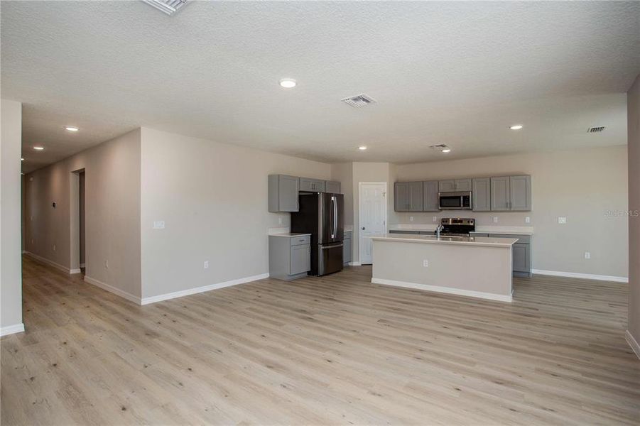 Spacious, unfurnished interior of a new home in Crosswinds, Haines City (Image 25).