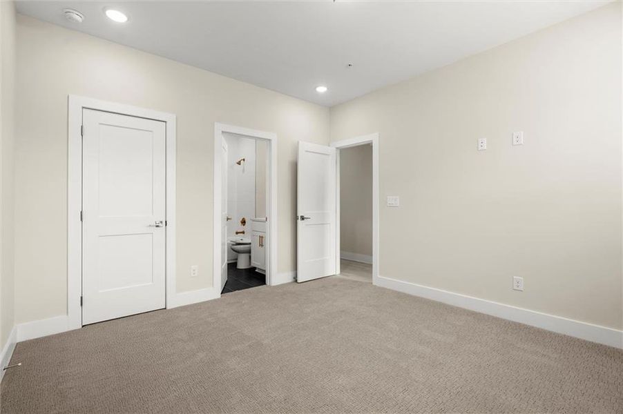 Spacious, unfurnished interior of a new home in The Gathering – Alpharetta, Alpharetta (Image 18).