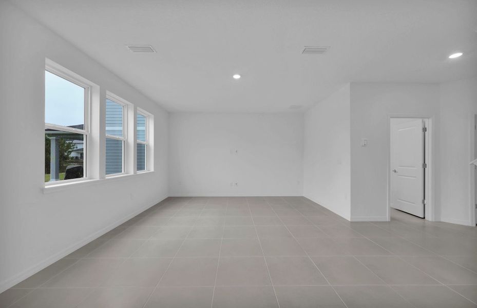 Spacious, unfurnished interior of a new home in Hyland Trail, Green Cove Springs (Image 23). Spacious, unfurnished interior of a new home in Hyland Trail, Green Cove Springs (Image 23).