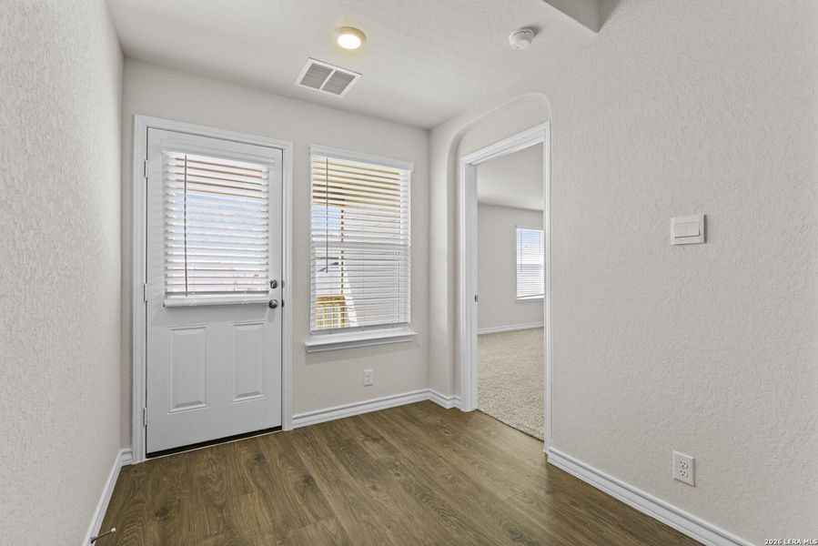 Spacious, unfurnished interior of a new home in Stonehill, San Antonio (Image 15). Spacious, unfurnished interior of a new home in Stonehill, San Antonio (Image 15).