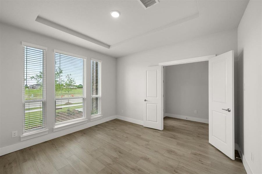Spacious, unfurnished interior of a new home in Oaks of North Grove, Waxahachie (Image 33).