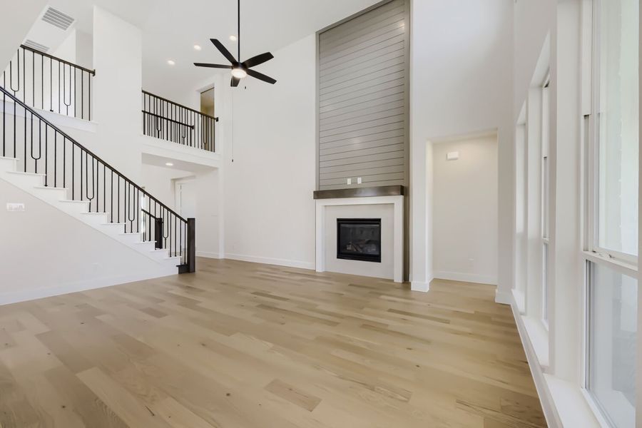 1636 Corrnwall - Living Area