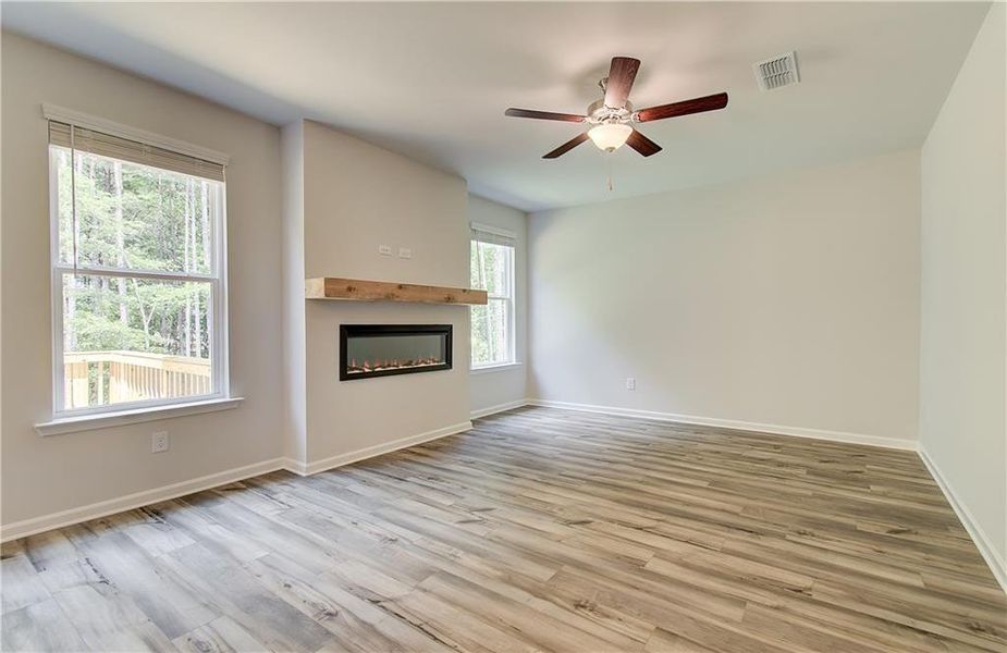 Spacious, unfurnished interior of a new home in Enclave at Evergreen, Fairburn (Image 27).