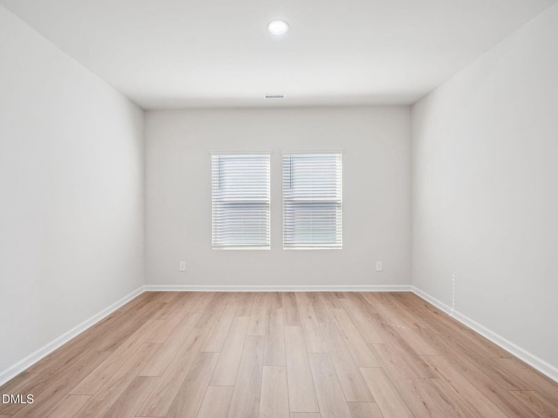 18-web-or-mls-Raleigh - Oak Manor - 508