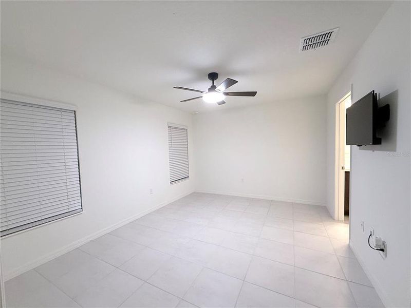 Spacious, unfurnished interior of a new home in , Leesburg (Image 25). Spacious, unfurnished interior of a new home in , Leesburg (Image 25).