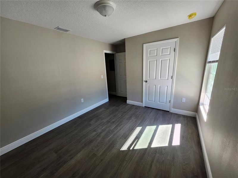 Spacious, unfurnished interior of a new home in , Leesburg (Image 10).