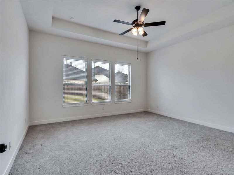 Spacious, unfurnished interior of a new home in Cross Creek West, Fulshear (Image 36).