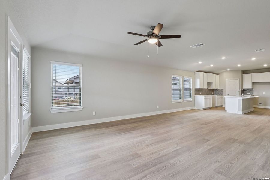 Spacious, unfurnished interior of a new home in Lark Canyon, New Braunfels (Image 19). Spacious, unfurnished interior of a new home in Lark Canyon, New Braunfels (Image 19).
