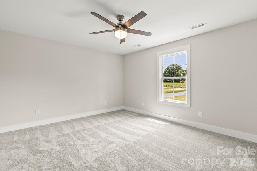 Spacious, unfurnished interior of a new home in , Lincolnton (Image 27).