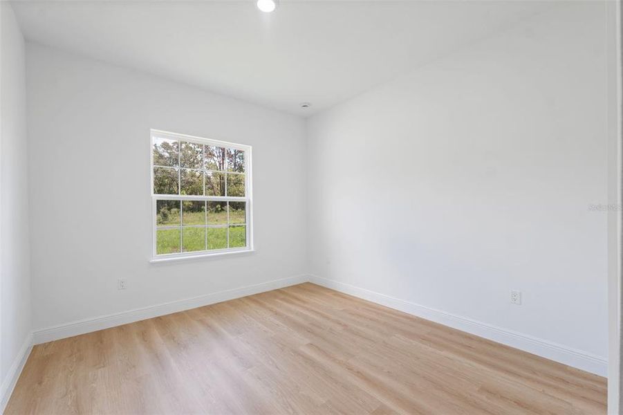 Spacious, unfurnished interior of a new home in , Ocala (Image 26).