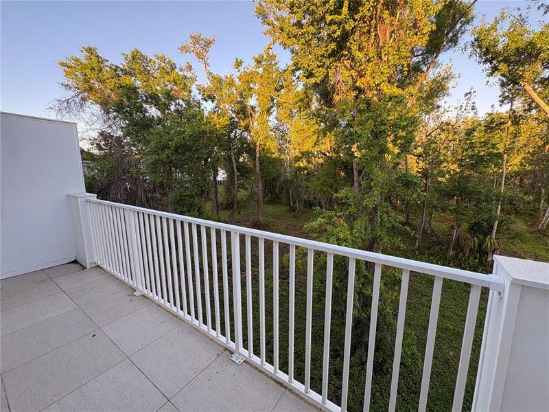 Exterior details and patio area of a home in , Bradenton (Image 11).