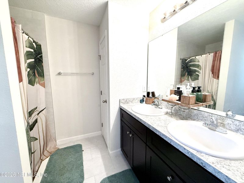 Furnished interior view inside a new home in , Jacksonville (Image 8).