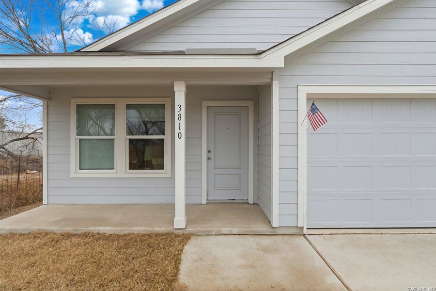 Exterior details and patio area of a home in , San Antonio (Image 4).
