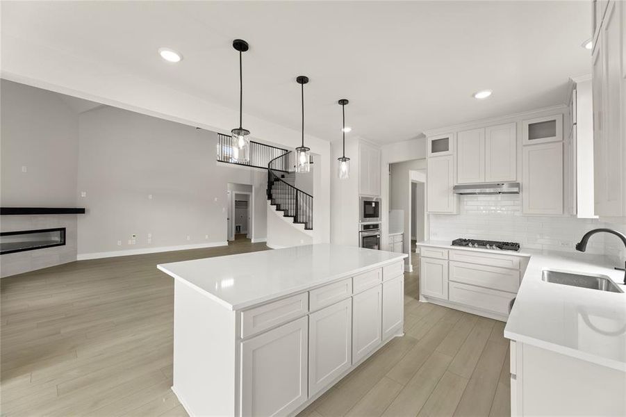 11. 1145 Chickadee - Kitchen (3) 11. 1145 Chickadee - Kitchen (3)