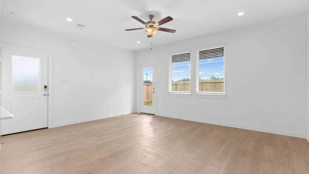 Spacious, unfurnished interior of a new home in Lexington Village, Missouri City (Image 27). Spacious, unfurnished interior of a new home in Lexington Village, Missouri City (Image 27).