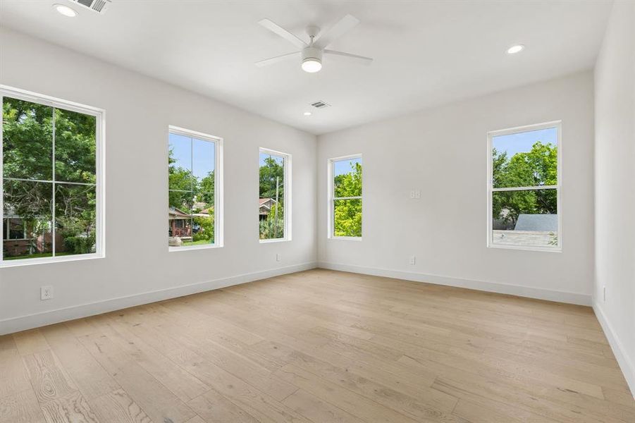 Spacious, unfurnished interior of a new home in , Dallas (Image 22).