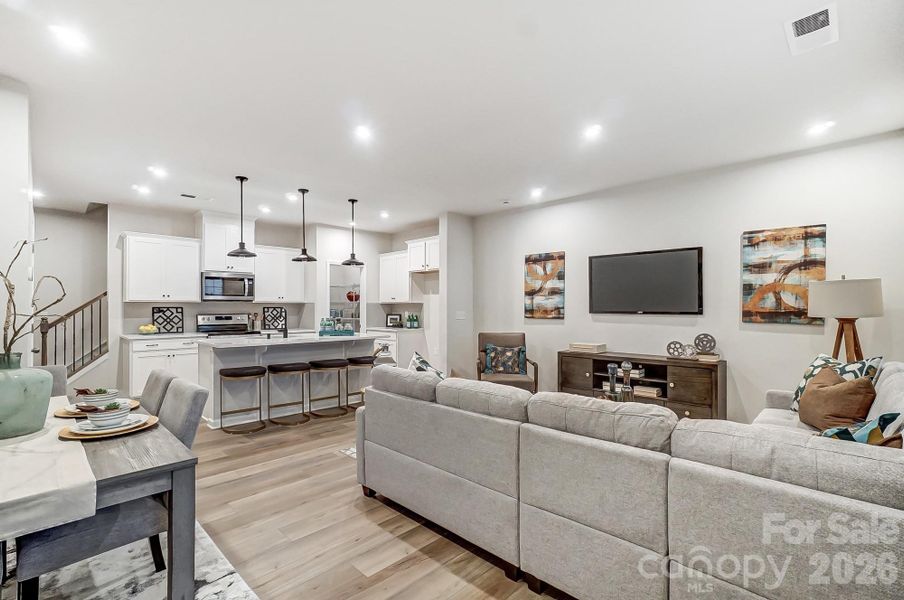 For representation purposes of floorplan only, actual homesite is under construction and design and structural options may vary For representation purposes of floorplan only, actual homesite is under construction and design and structural options may vary