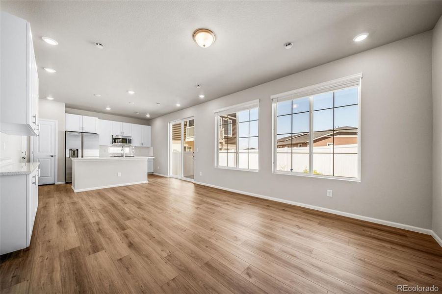 Spacious, unfurnished interior of a new home in , Aurora (Image 14).