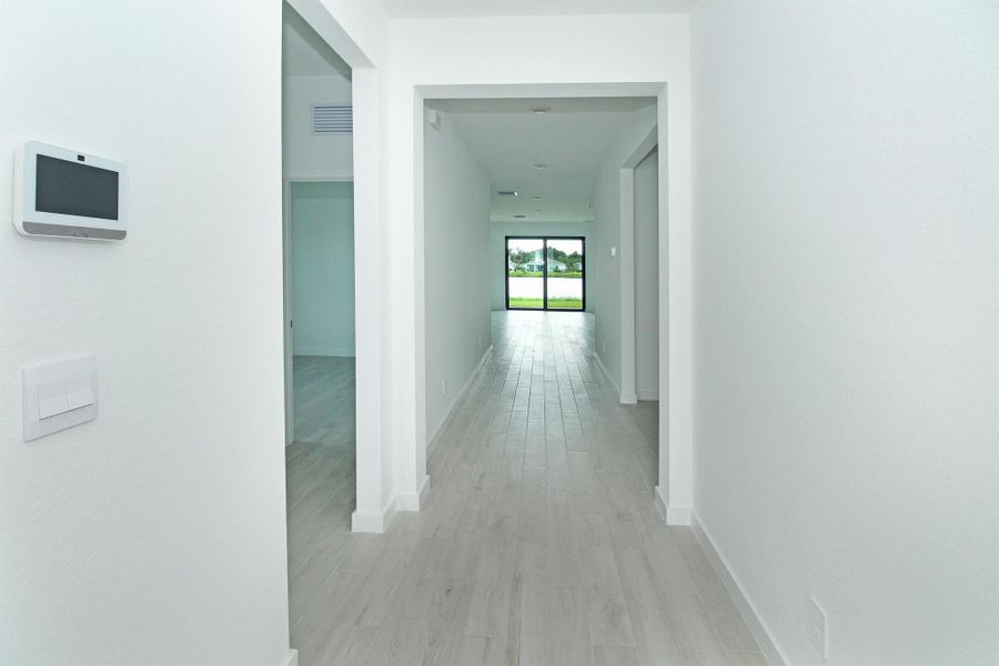 Spacious, unfurnished interior of a new home in , Stuart (Image 10).