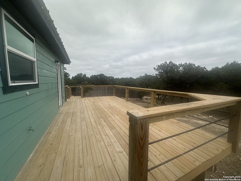 Exterior details and patio area of a home in , Bandera (Image 2).