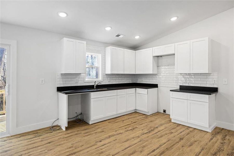Furnished interior view inside a new home in , Gainesville (Image 4).