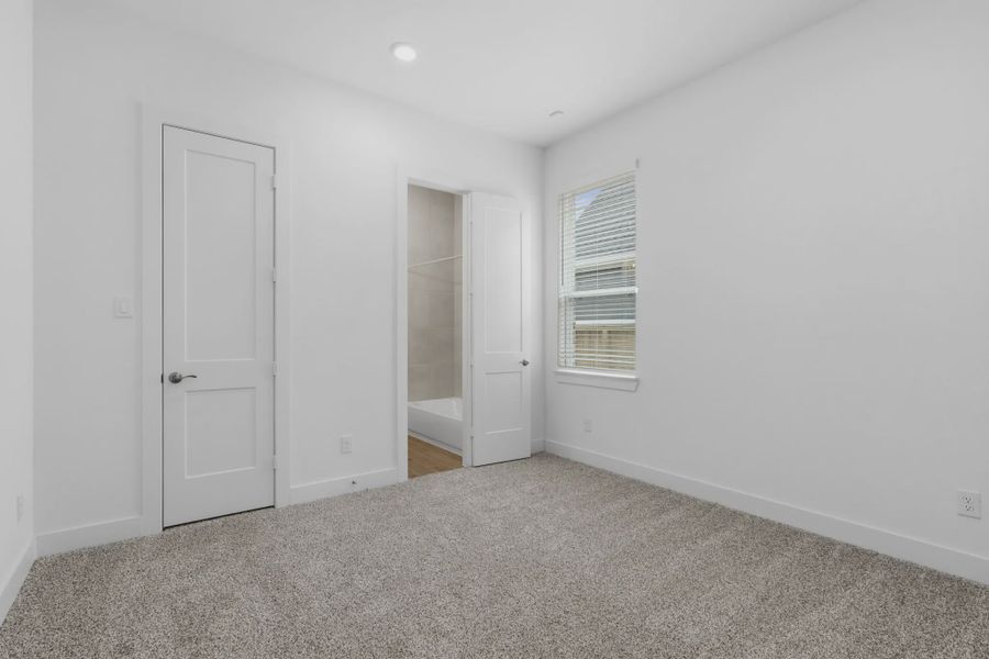 Spacious, unfurnished interior of a new home in Attwater 65's, Waller (Image 15).
