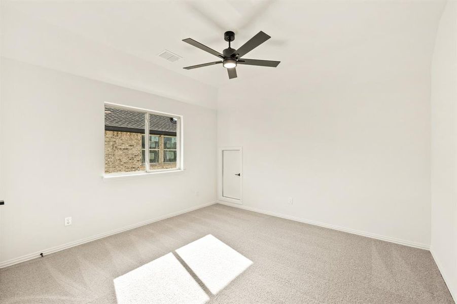Spacious, unfurnished interior of a new home in Wildflower Ranch 60-65, Fort Worth (Image 35). Spacious, unfurnished interior of a new home in Wildflower Ranch 60-65, Fort Worth (Image 35).