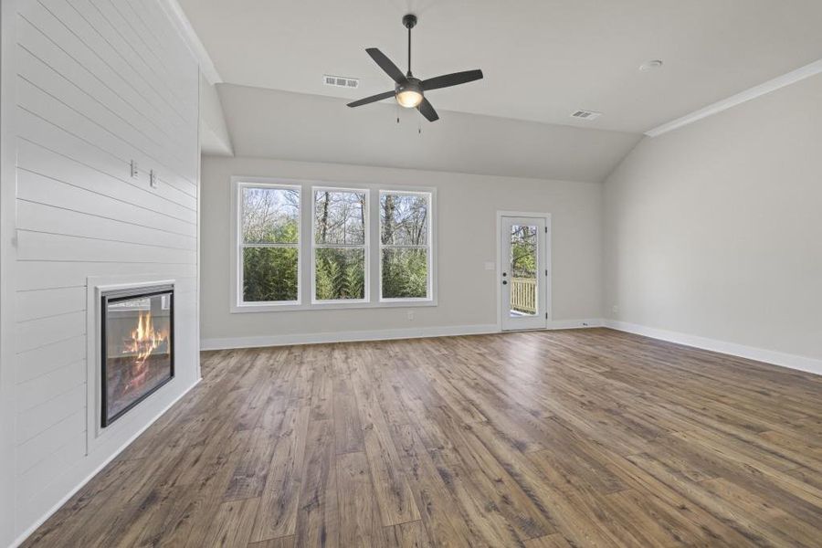 Spacious, unfurnished interior of a new home in , Hartwell (Image 38).