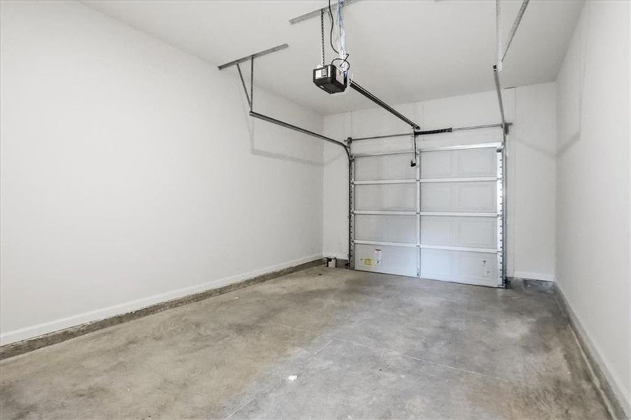 Spacious, unfurnished interior of a new home in , Lavonia (Image 28).