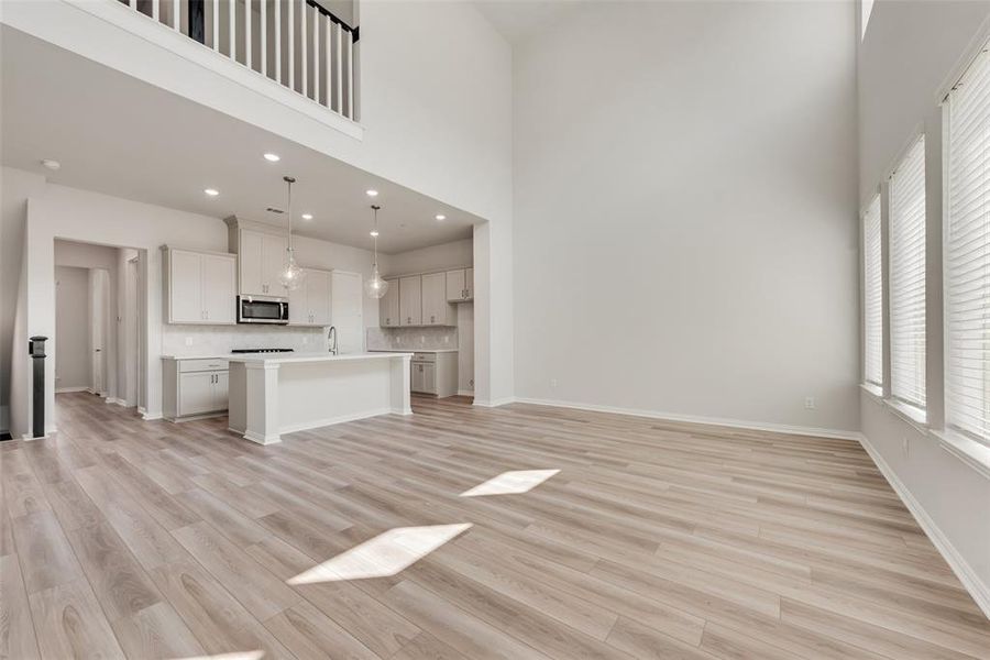 Furnished interior view inside a new home in Wade Settlement Townhomes, Frisco (Image 7). Furnished interior view inside a new home in Wade Settlement Townhomes, Frisco (Image 7).