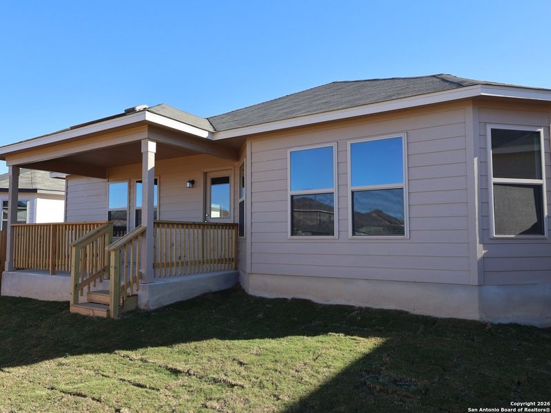 Exterior details and patio area of a home in Winding Brook, San Antonio (Image 4).