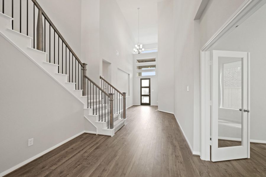 Spacious, unfurnished interior of a new home in Bridgeland 55', Cypress (Image 30).