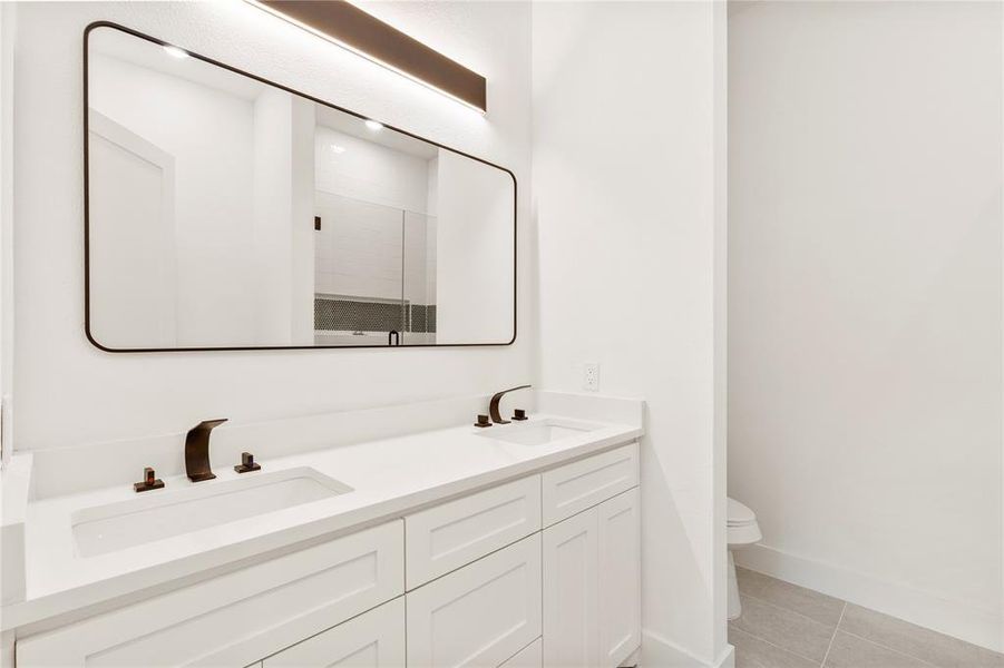 Furnished interior view inside a new home in , Dallas (Image 14).