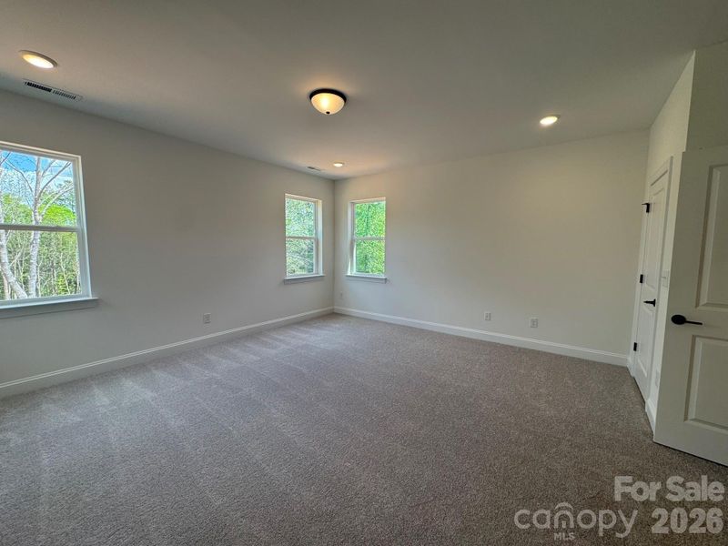 Spacious, unfurnished interior of a new home in Chasewood, Mint Hill (Image 20).