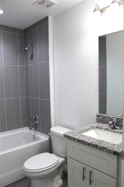 Furnished interior view inside a new home in , Ocklawaha (Image 10).