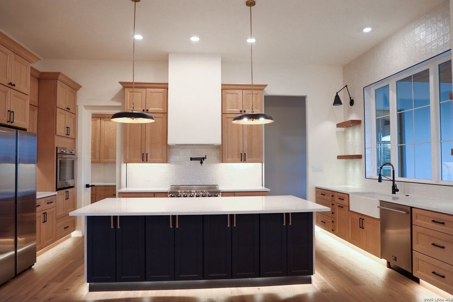 Furnished interior view inside a new home in , Bandera (Image 5).