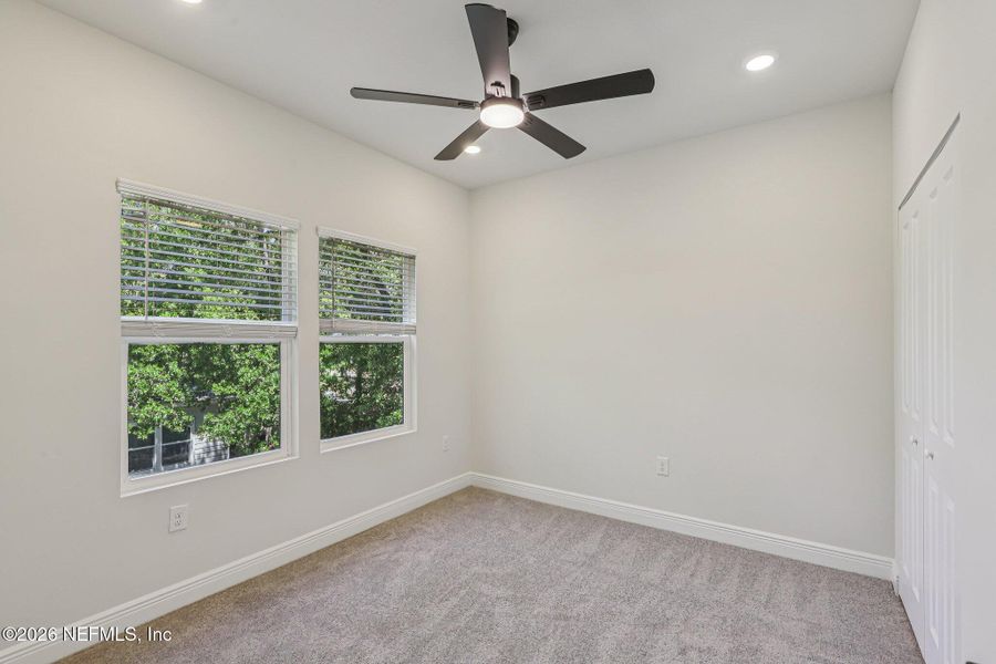 Spacious, unfurnished interior of a new home in , Jacksonville (Image 25).